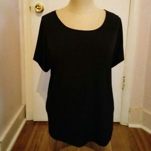 Jaclyn Smith silky top